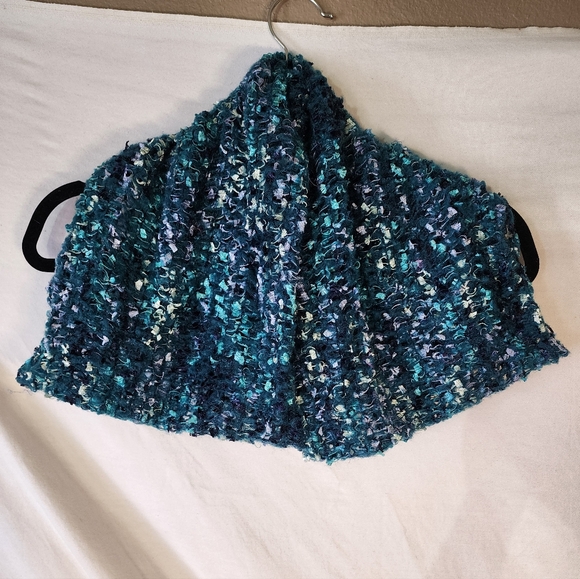 Elegant Blue Knit Infinity Scarf - Picture 3 of 9